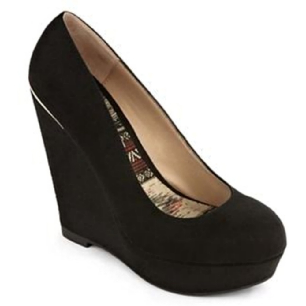 Olsenboye Perrin Faux-Suede Wedge Pumps • SZ 9.5M